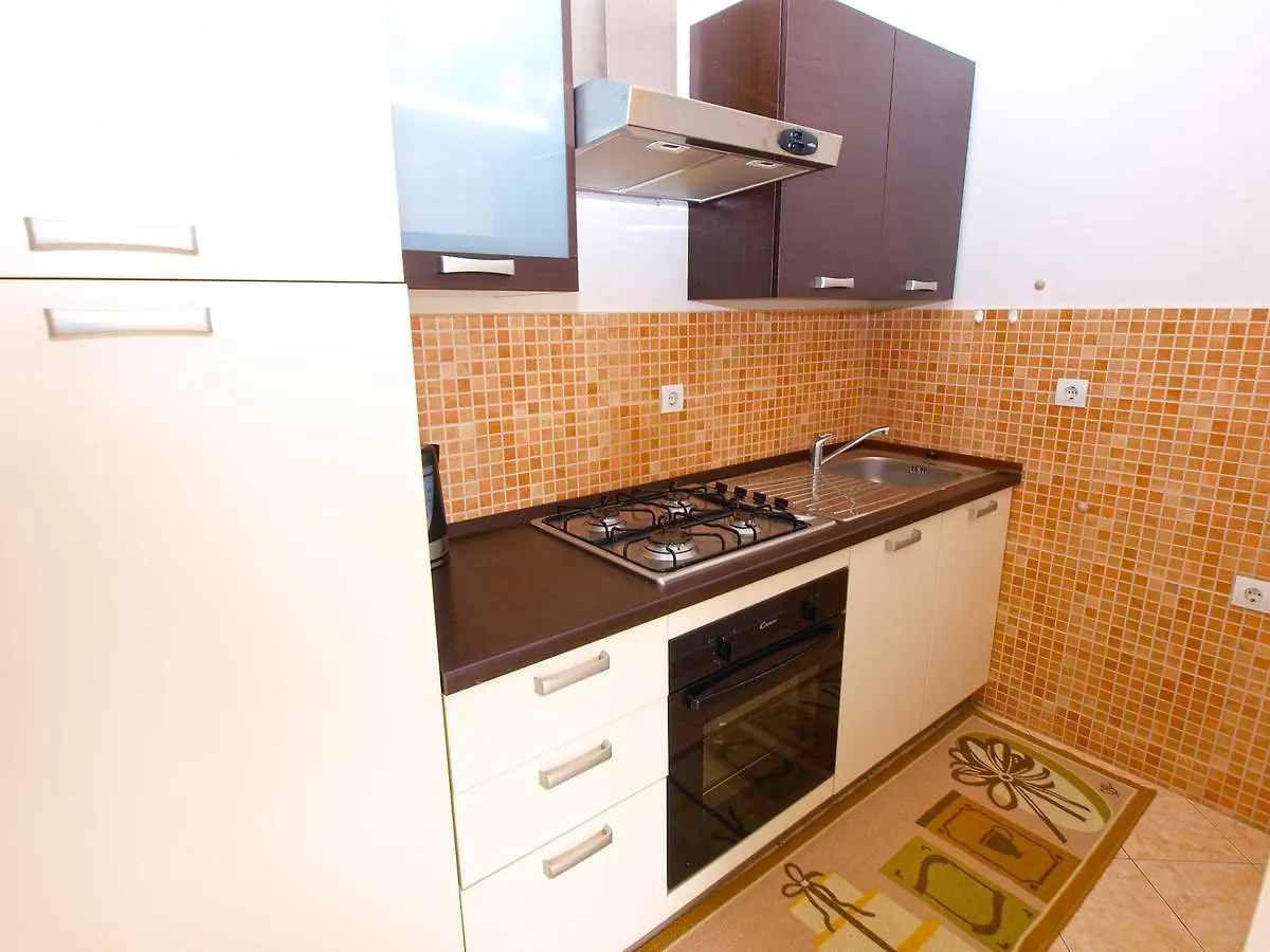 Apartments Ivan 1031 Fazana
