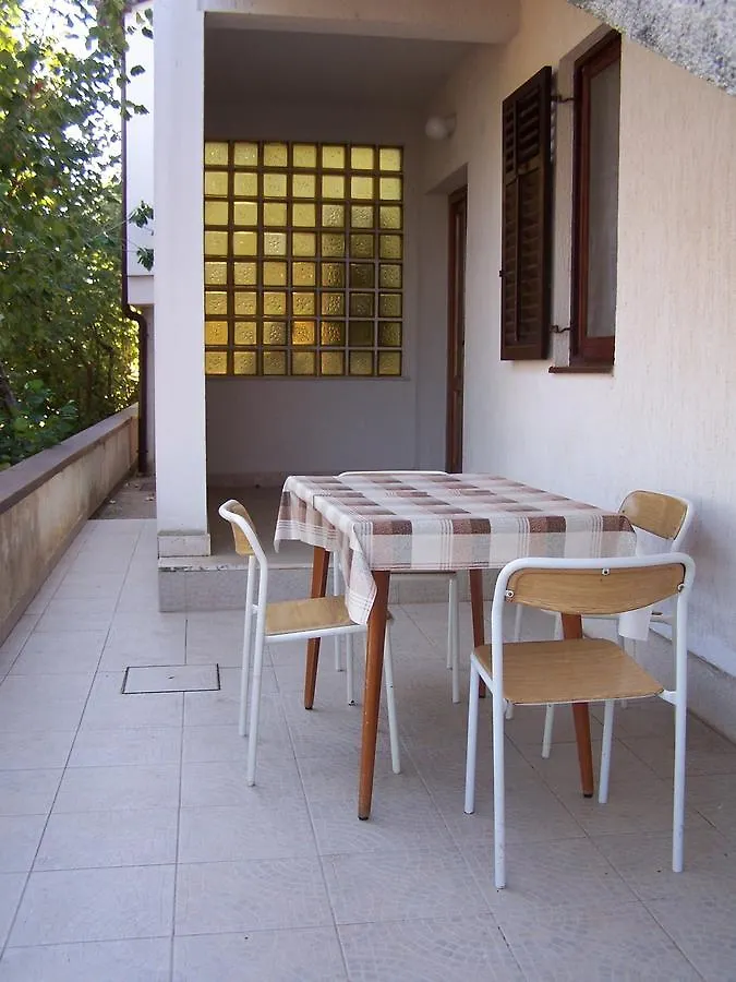 Apartments Ivan 1031 Fazana