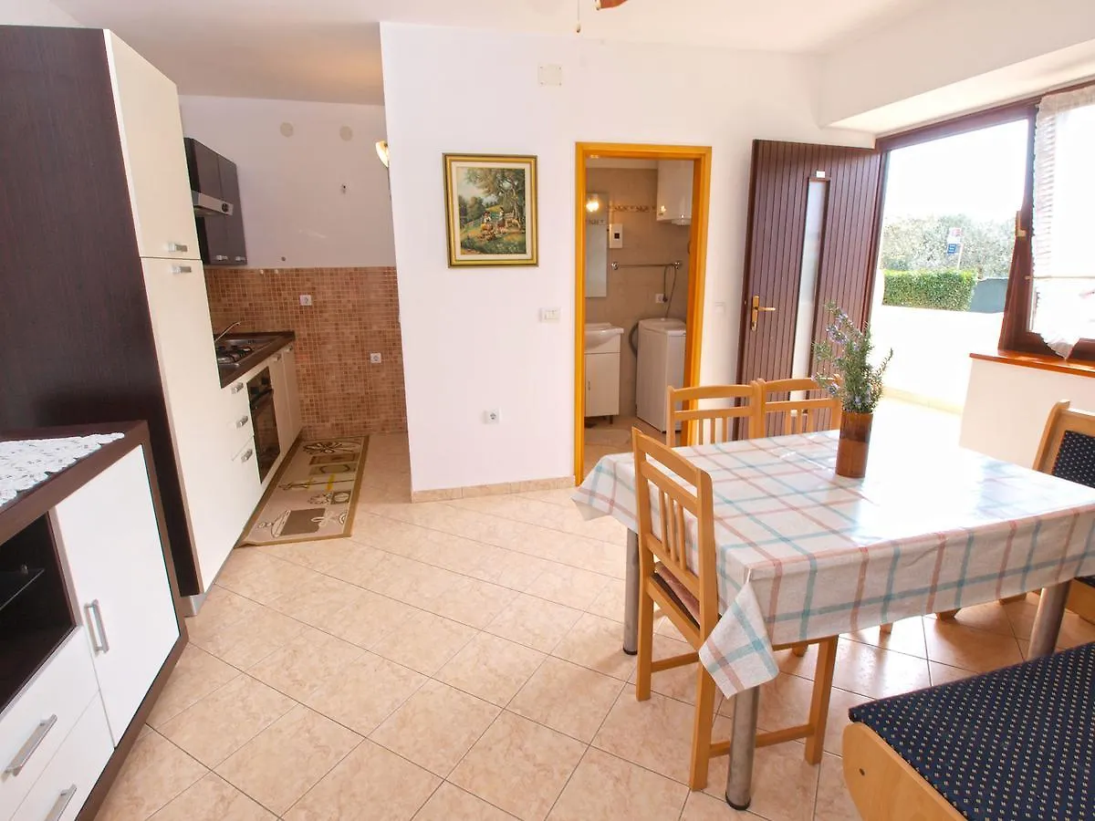 Apartments Ivan 1031 Fazana