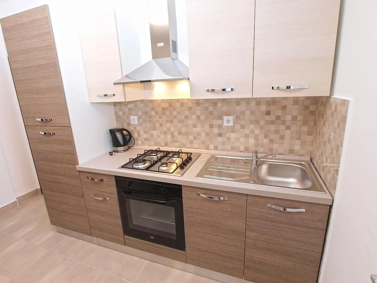Apartments Ivan 1031 Fazana